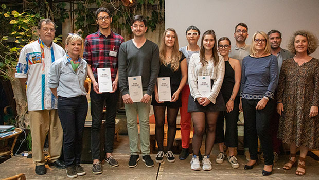 Photo des finalistes du concours Design Zéro Déchet 2019 lors de la remise des prix le 4 juin 2019 au Comptoir Général (Paris).